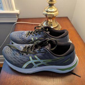 Aasics GT-2000 11 Men's size 9